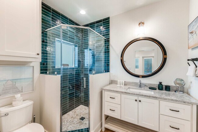 Building Photo - 119 6th St