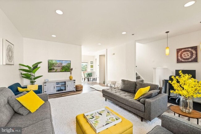 Building Photo - 21071 Mossy Glen Terrace