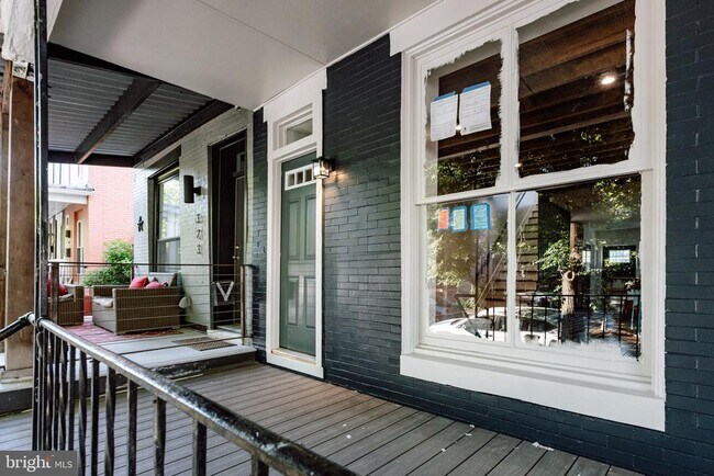 Building Photo - 325 W Lorraine Ave