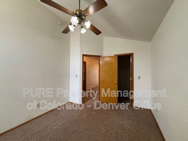Building Photo - 9996 Spring Hill Ln