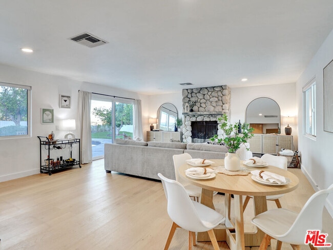 Building Photo - 39390 Marietta Cir