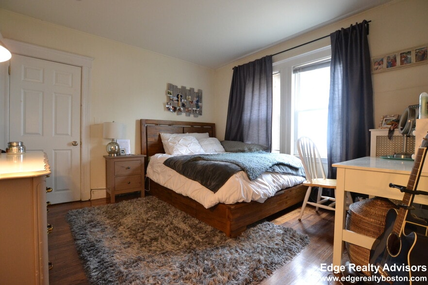 Building Photo - 70 S Hobart St