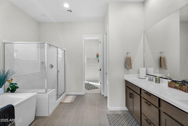 Building Photo - 866 W Flatiron Trl