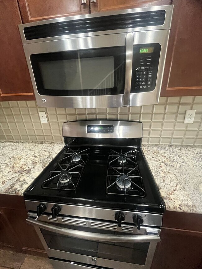 Building Photo - Two Story Home Move In Ready located in Avalon Gated Community!!!