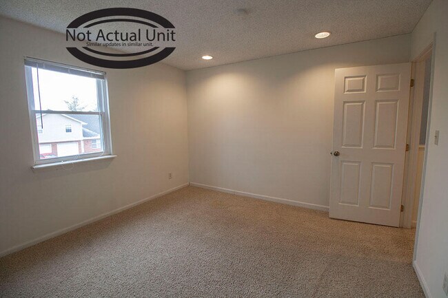 Building Photo - 3600 Hermitage Rd