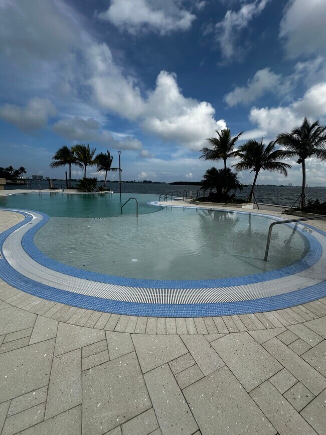 Building Photo - 11030 N Bayshore Dr