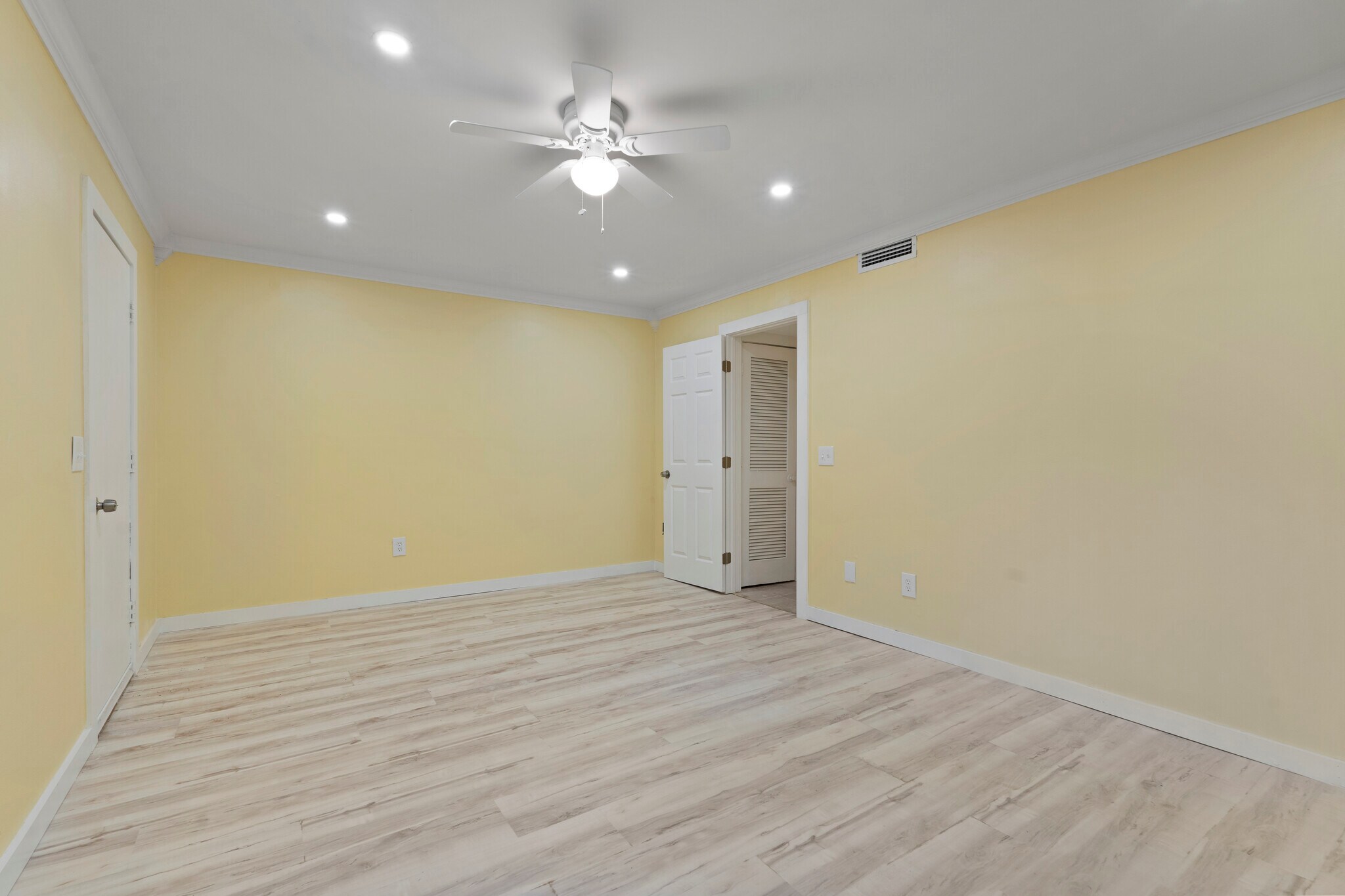 Building Photo - 400 William Hilton Pky