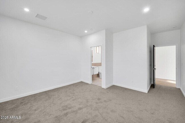 Building Photo - 22548 W Huntington Dr