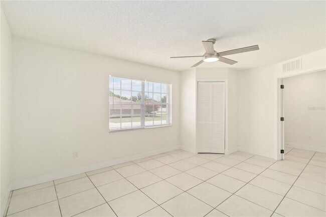 Building Photo - 2209 Banbury Ave