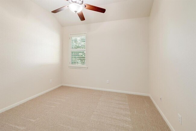 Building Photo - 1200 Falling Hills Dr