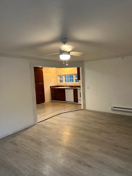 Building Photo - 1160 Park Ave