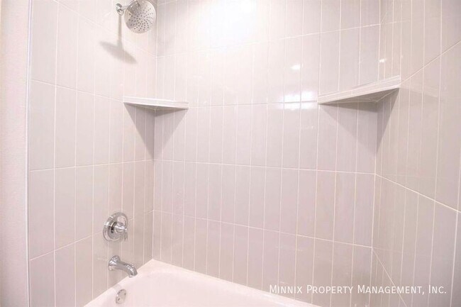 Building Photo - 5840 Lehigh St