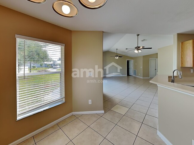 Building Photo - 1201 SW Minyo Ave