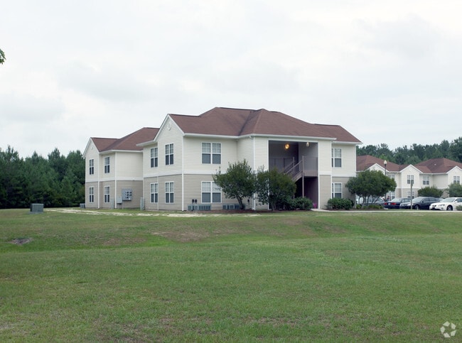 Primary Photo - Seven Oaks Apartments