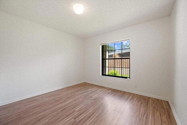 Building Photo - 13511 Jonquil Pl