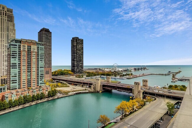Building Photo - 420 E Waterside Dr