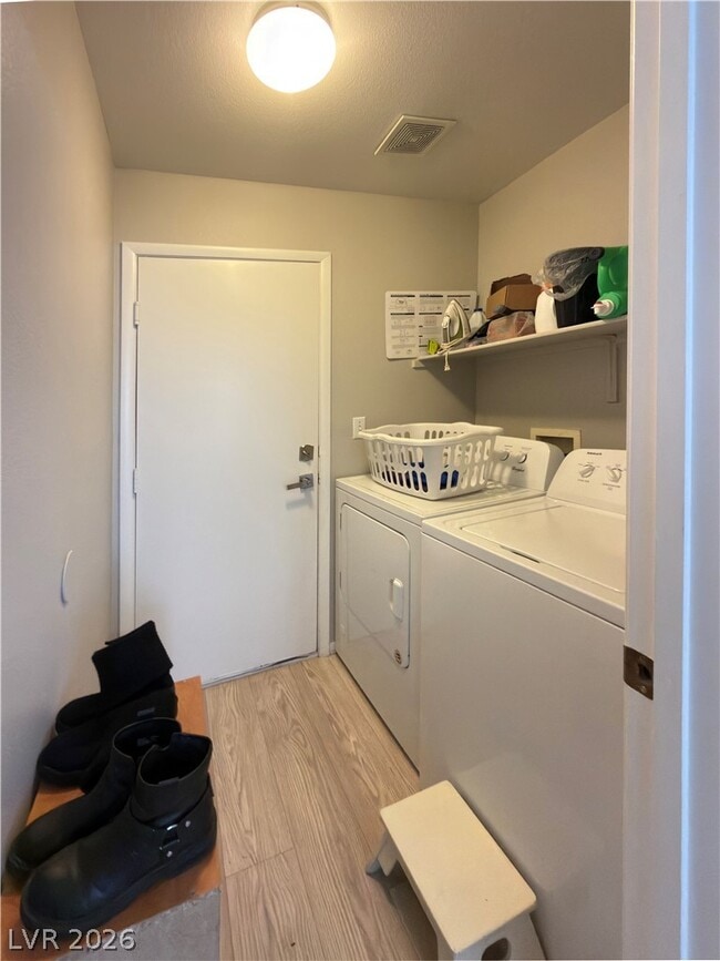 Building Photo - 1477 Summer Glow Ave