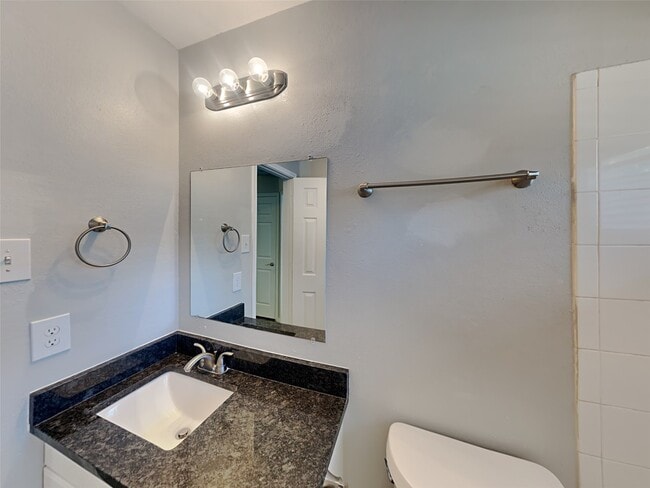 Building Photo - 17826 Camden Oaks Ln