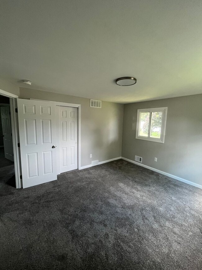 Building Photo - 41 Capri Dr