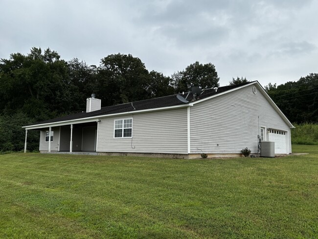 Building Photo - 1526 US-64
