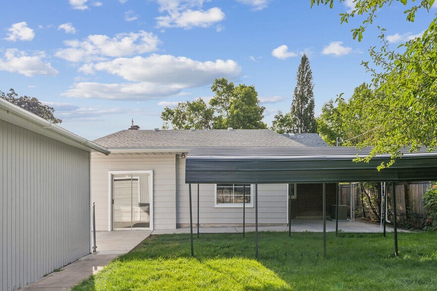 Building Photo - 2937 S 900 E