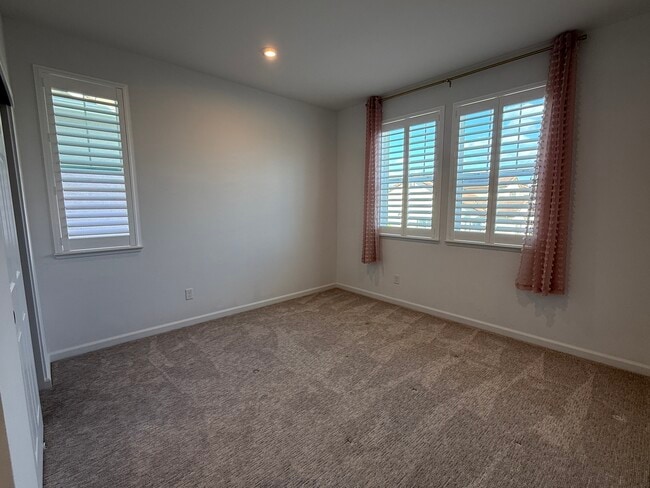 Building Photo - 1580 Blue Moon Ln