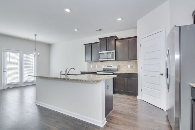 Building Photo - 1115 Sims Dr