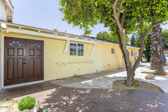 Building Photo - 8536 Tampa Ave