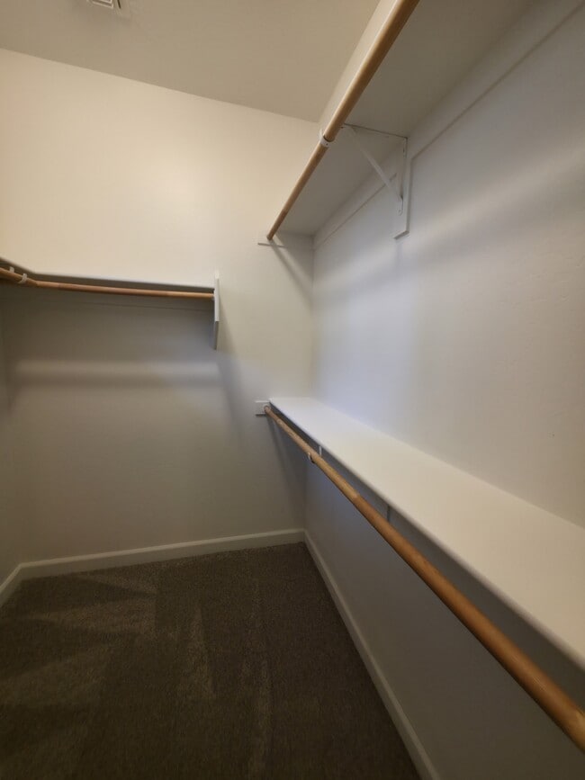Building Photo - 2512 W Pikes Peak Dr
