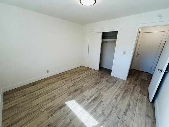 Building Photo - 2 bed 1 bath unit for rent in South Lake Tahoe