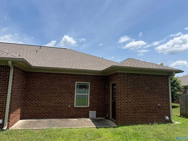 Building Photo - 468 Wade Rd SE