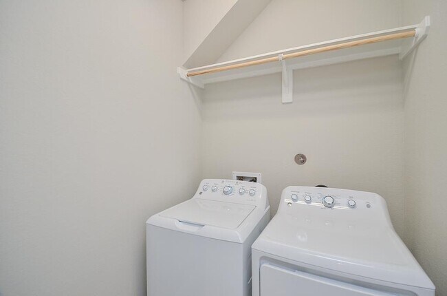 Building Photo - 17935 Alora Springs Trace