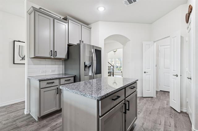 Building Photo - 11112 Canyon Oak St