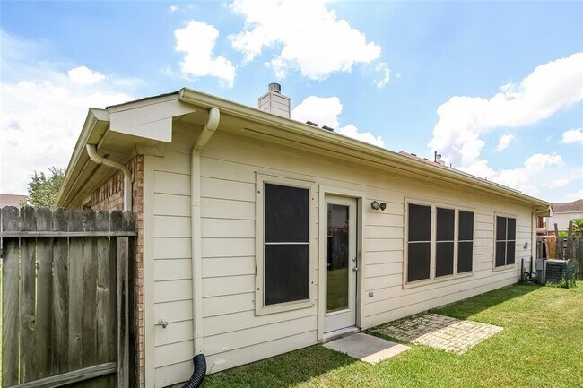Building Photo - 2907 Crestbrook Bend Ln