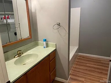 Building Photo - 6067 Shadowbrook Dr