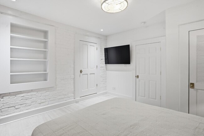 Building Photo - 309 Lorch St