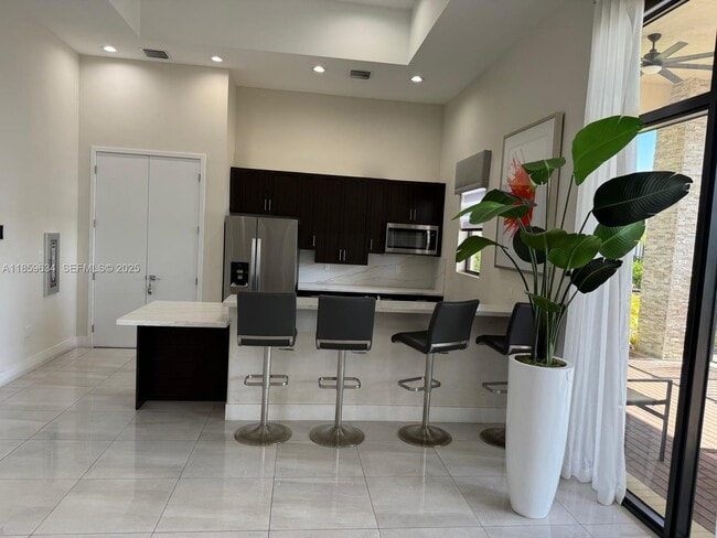 Building Photo - 945 NE 211th St