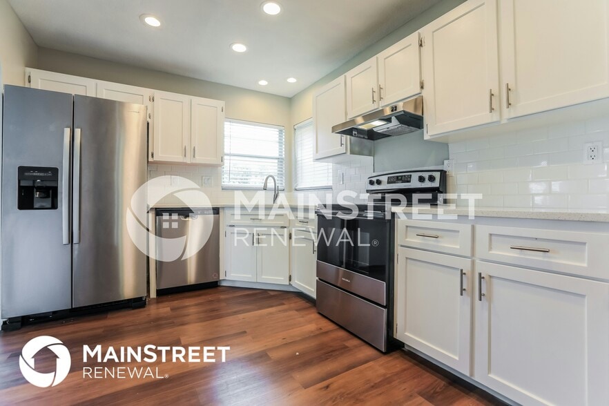 Building Photo - 5004 Bonnet Ave