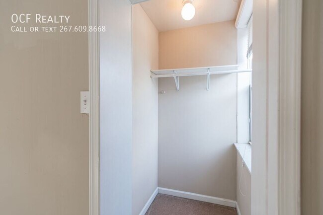 Building Photo - 2100 St Albans St