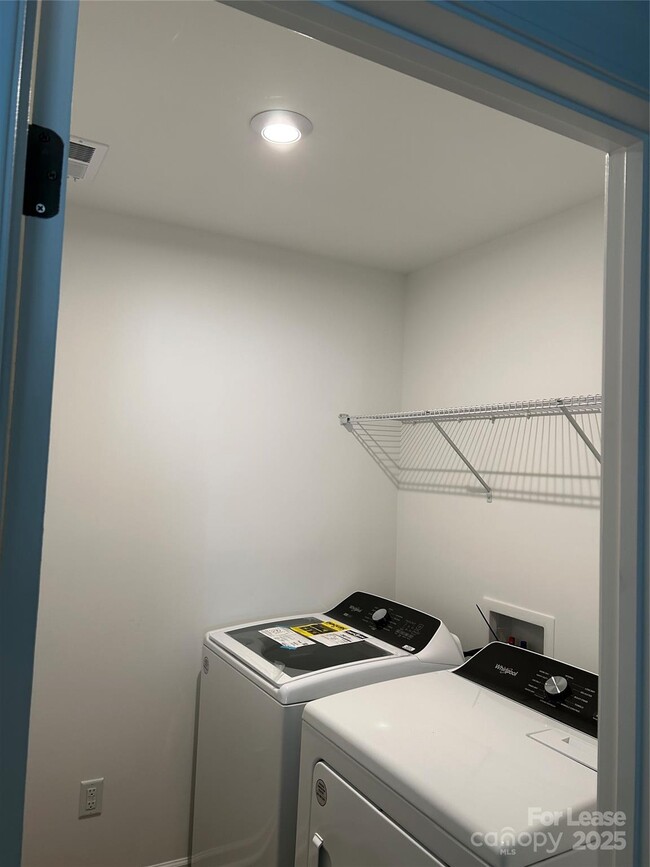 Building Photo - 11028 Wickenden Wy