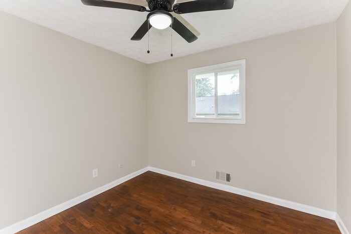 Building Photo - 2362 Macon Dr SW