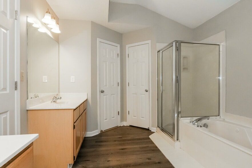 Building Photo - 7576 Dexter Run Cir