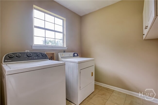Building Photo - 110 Laurelwood Dr