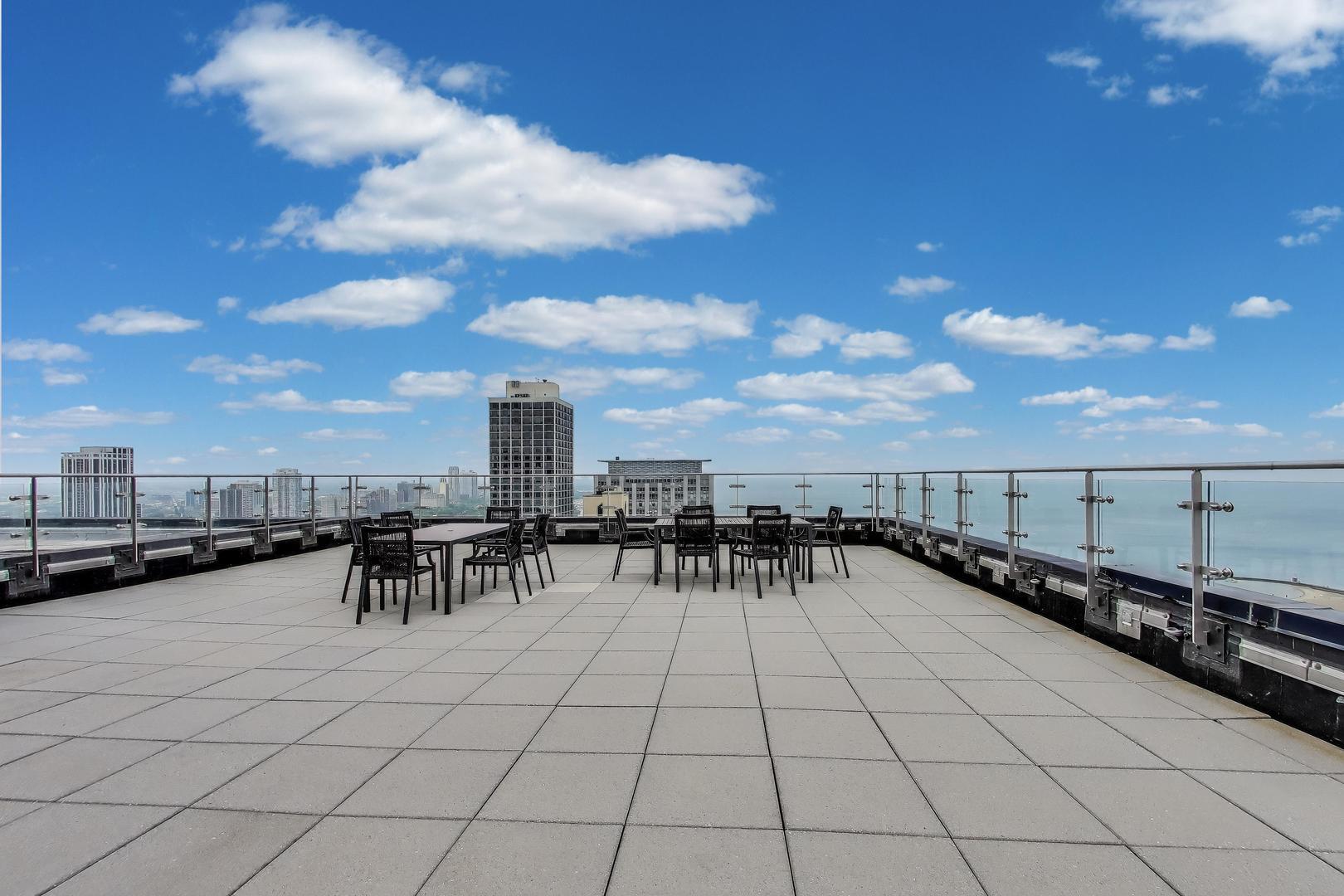 Building Photo - 1440 N Lake Shore Dr