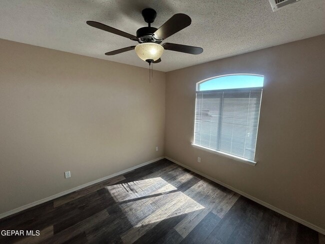 Building Photo - 12857 Little Misty Ln