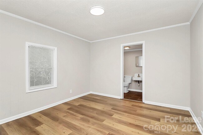 Building Photo - 2510 Hemphill St