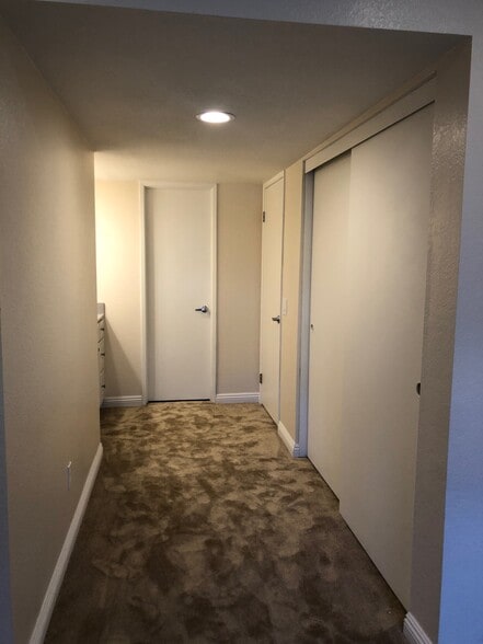 Building Photo - 22885 Hilton Head Dr