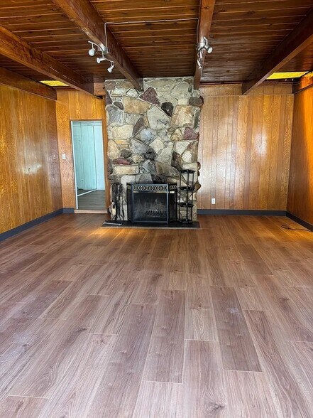 Building Photo - 1640 N Frederic St