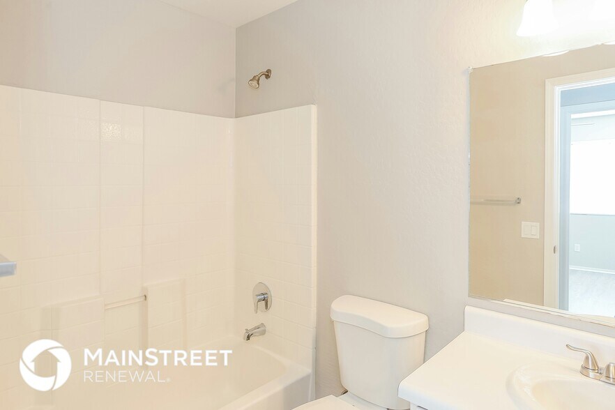 Building Photo - 9016 W Pinchot Ave