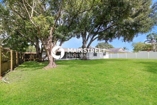 Building Photo - 3 Bedroom Pet-Friendly Home in Orlando, FL with Main Street Renewal